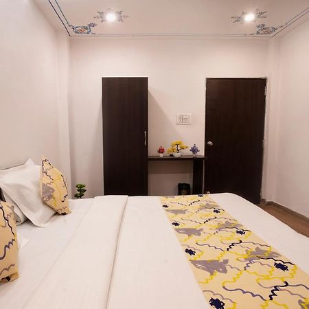 Tripli Hotels Arunoday Palace Udaipur Ngoại thất bức ảnh