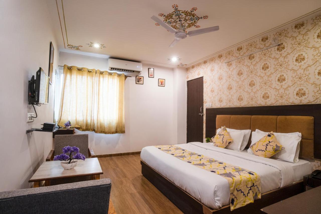 Tripli Hotels Arunoday Palace Udaipur Ngoại thất bức ảnh