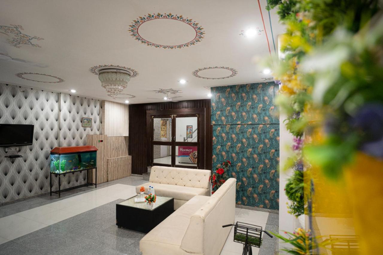 Tripli Hotels Arunoday Palace Udaipur Ngoại thất bức ảnh