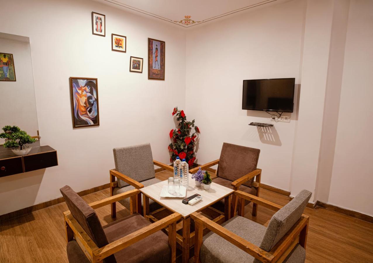 Tripli Hotels Arunoday Palace Udaipur Ngoại thất bức ảnh