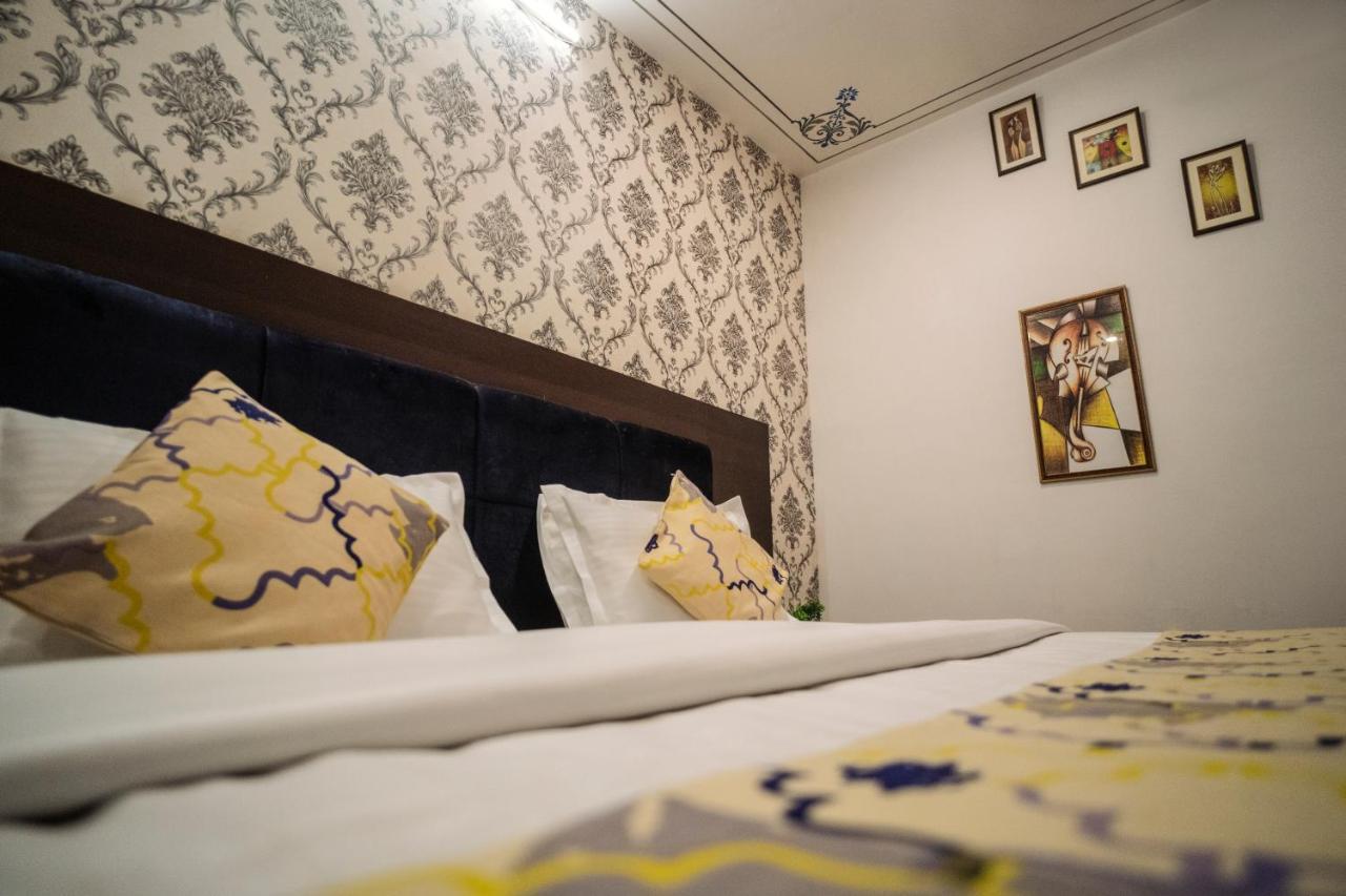Tripli Hotels Arunoday Palace Udaipur Ngoại thất bức ảnh