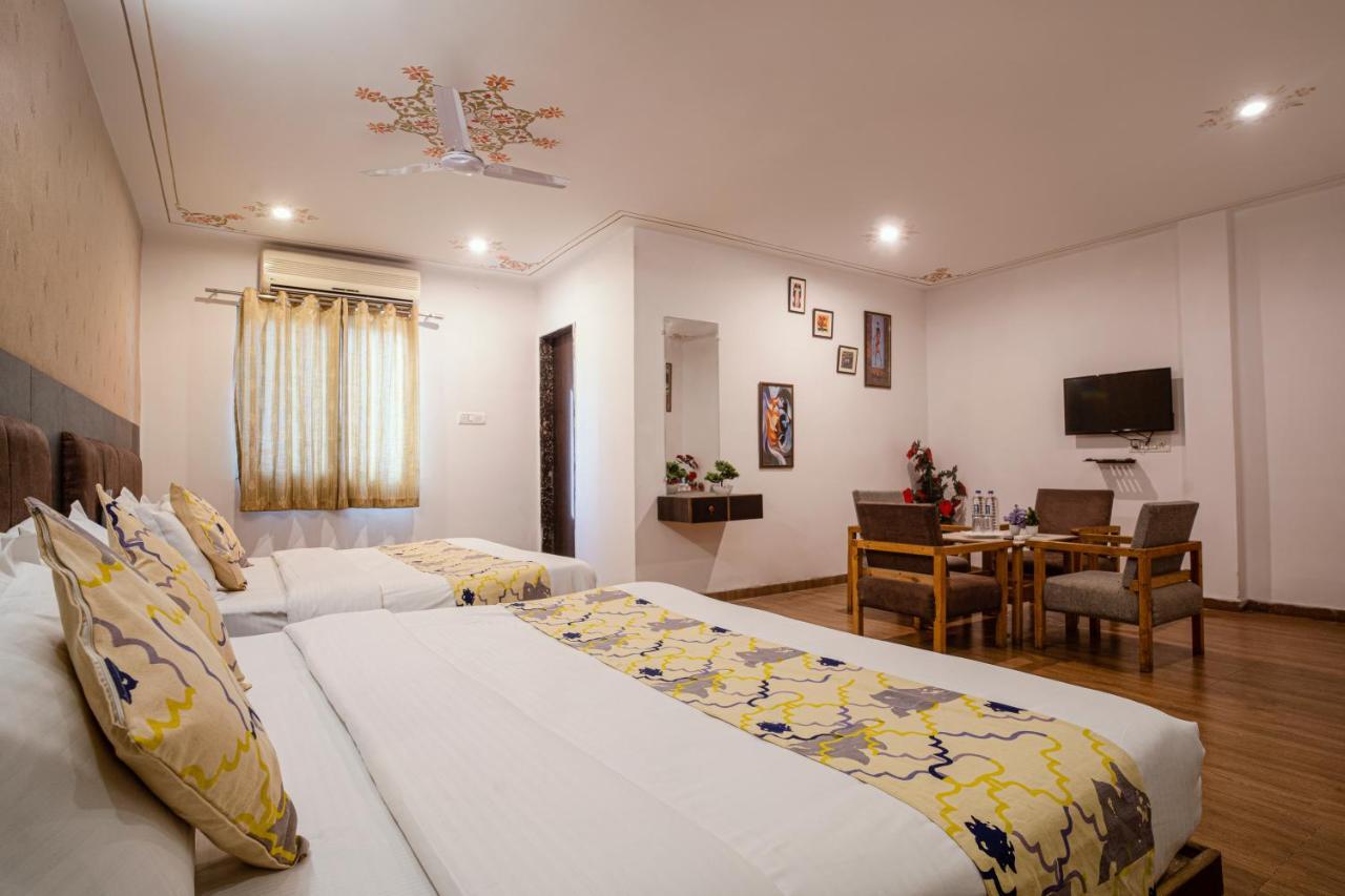 Tripli Hotels Arunoday Palace Udaipur Ngoại thất bức ảnh