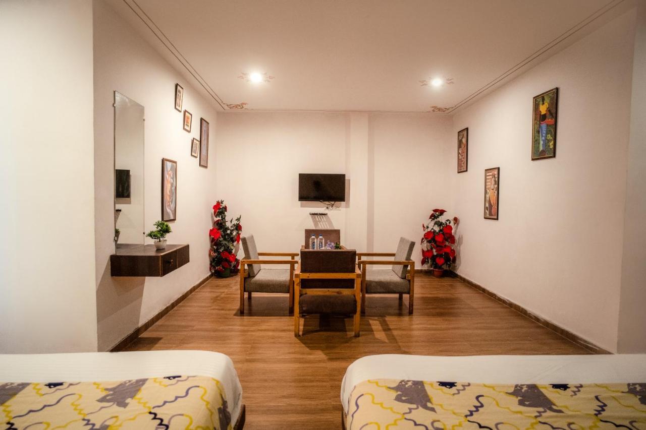 Tripli Hotels Arunoday Palace Udaipur Ngoại thất bức ảnh