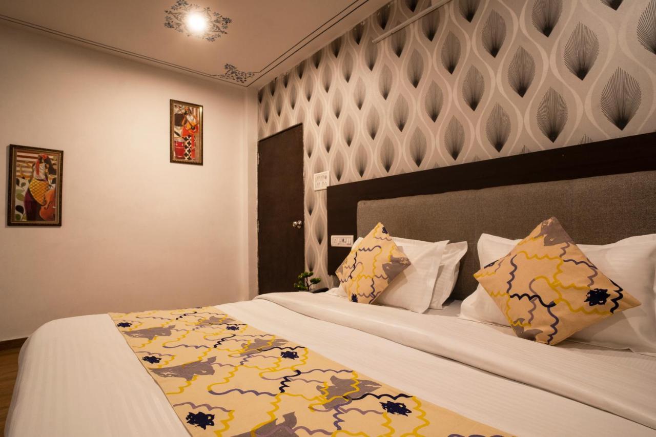 Tripli Hotels Arunoday Palace Udaipur Ngoại thất bức ảnh