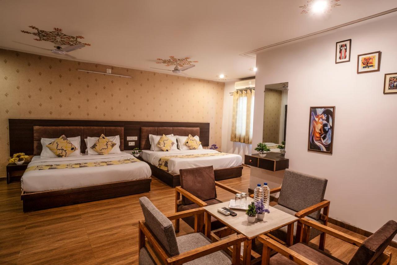 Tripli Hotels Arunoday Palace Udaipur Ngoại thất bức ảnh