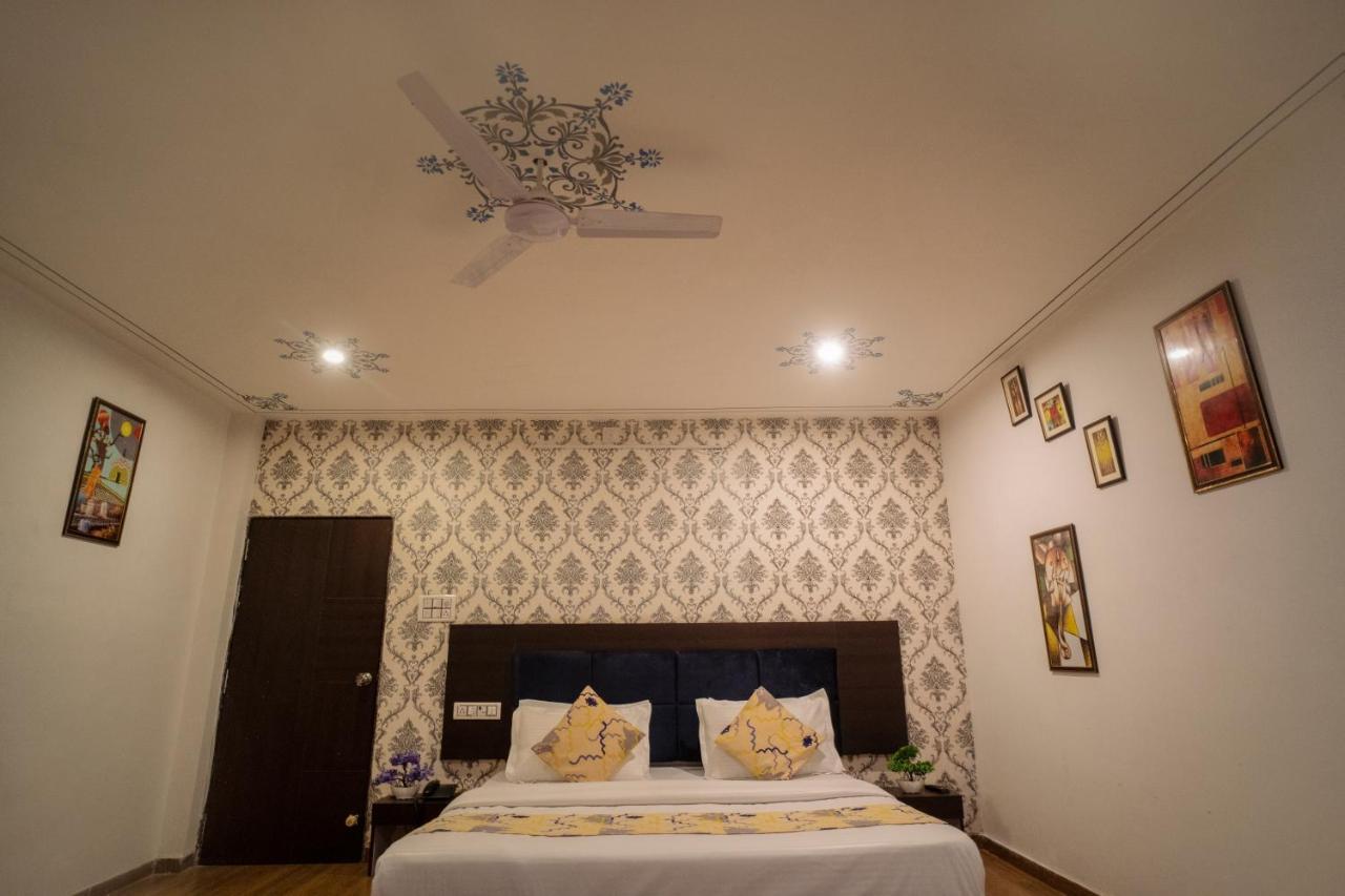 Tripli Hotels Arunoday Palace Udaipur Ngoại thất bức ảnh